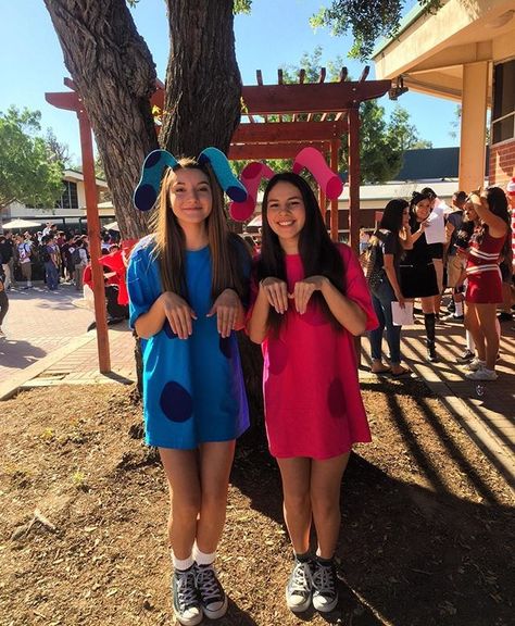 Blues clues Blues Clues And Magenta Costumes, Magenta Blues Clues Costume, Blue And Magenta Costume, Blues Clues Halloween Costume, Blue Hair Halloween, Blues Clues Costume, Bestie Picture Ideas, Salt And Pepper Costume, Magenta Costume