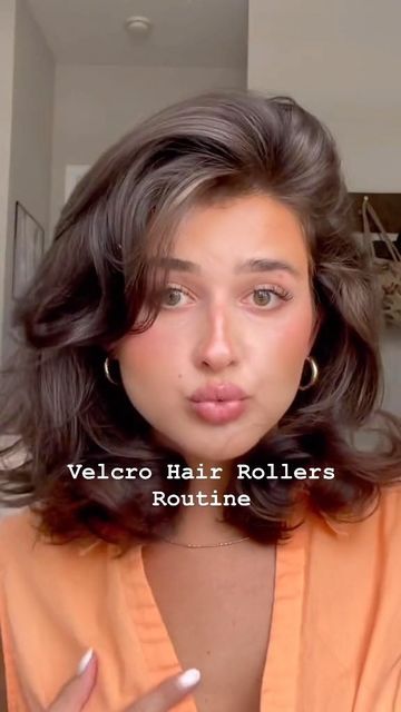 Rolled Bob Hair, Hair Rollers For Shag, Curling Rollers Short Hair, How To Use Curlers Rollers Short Hair, Mid Length Hair Curlers, Medium Length Hair Rollers, How To Roll Hair With Velcro Rollers, Best Velcro Rollers, Hair Rollers Shoulder Length Hair