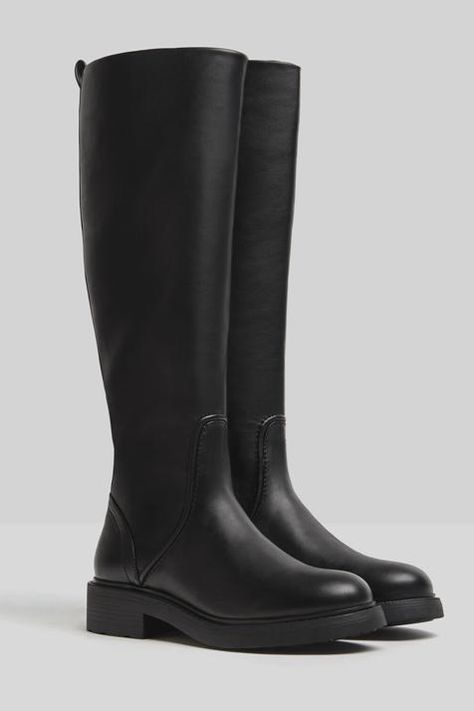 Botas altas planas con cremallera de la nueva colección de Bershka. (49,99 euros). Black Flat Knee High Boots, Flat High Boots, Long Black Boots, Black Flat Boots, Knee High Boots Flat, Black High Boots, Black Knee High Boots, Social Media Trends, Black Knees