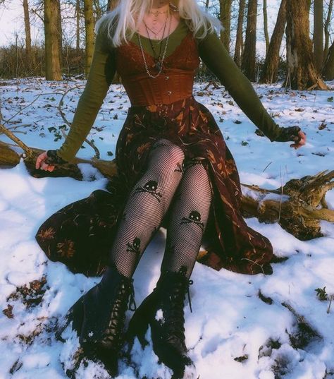 Goth Witch Fashion, Whimsy Goth Winter Outfit, Whimsical Witch Aesthetic Outfit, Witchy Christmas Outfit, Cottagepunk Outfit, Dark Whimsical Aesthetic Outfit, Witchy Winter Aesthetic, Whimsic Gothic Outfits, Whimsigothic Outfits Winter