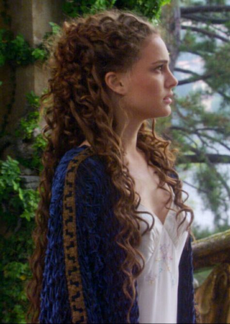 Greek Hairstyles Goddess, Greek Goddess Hairstyles, Grecian Hairstyles, Greek Hair, Italian Hair, Padmé Amidala, Rome Antique, Padme Amidala, Goddess Hairstyles