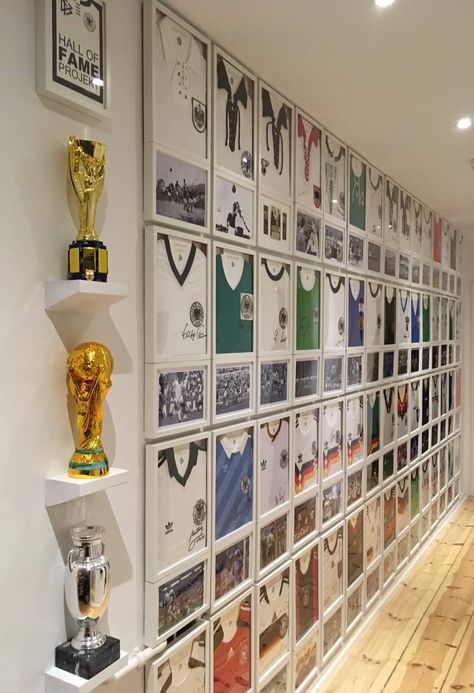 Home Office Sports Memorabilia, Football Shirt Wall Display, Soccer Office Design, Sport Memorabilia Room, Soccer Jersey Display Ideas, Messi Room Decor, Hockey Memorabilia Display, Football Room Decor Ideas, Car Room Design