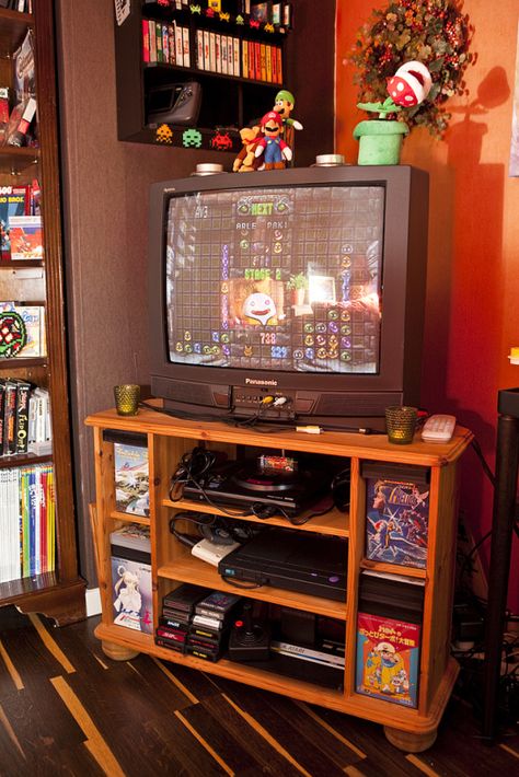 TV Setup 3 #RetroRoom #GameRoom #GameCollection #GameCollector #Collector #Collection #RetroGaming #Retro #Video #Gaming #stopXwhispering #RetroGamer #RetroVideoGaming 80s Room Aesthetic, 80s Bedroom Furniture, 80s Room, Geek Room, Retro Games Room, Video Game Rooms, Retro Room, Game Collection, Retro Video