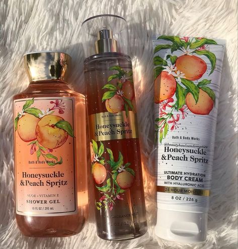 💐 pin posted by @misstrishlyn 🧚🏾‍♀️✨🦋 Bath N Body Works, Perfume Body Spray, Body Hygiene, Bath And Body Works Perfume, Shower Skin Care, Body Smells, Smell Goods, Pretty Skin Care, Perfume Scents