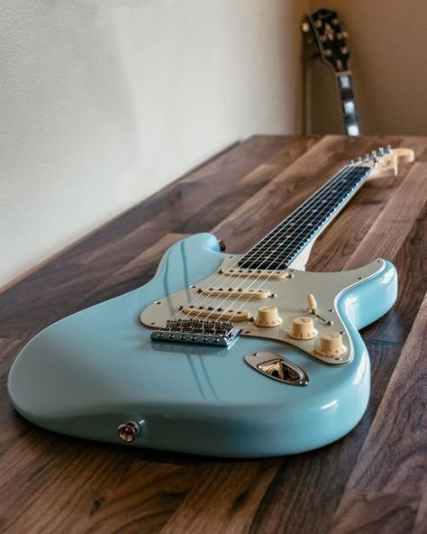 Daphne Blue Stratocaster, Fender Stratocaster Aesthetic, Stratocaster Aesthetic, Blue Stratocaster, Fender Stratocaster Blue, Piano Songs For Beginners, Electric Guitar Kits, Fender Strat, Bass Ukulele