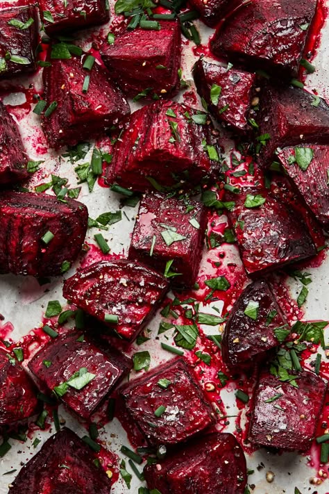 Roasted Beets In Foil, Probiotic Diet, Portugal Recipes, Roasted Beets Recipe, Roasting Beets In Oven, Roasted Veggies Recipe, Feel Good Foodie, Beet Salad Recipes, Roasted Beet Salad