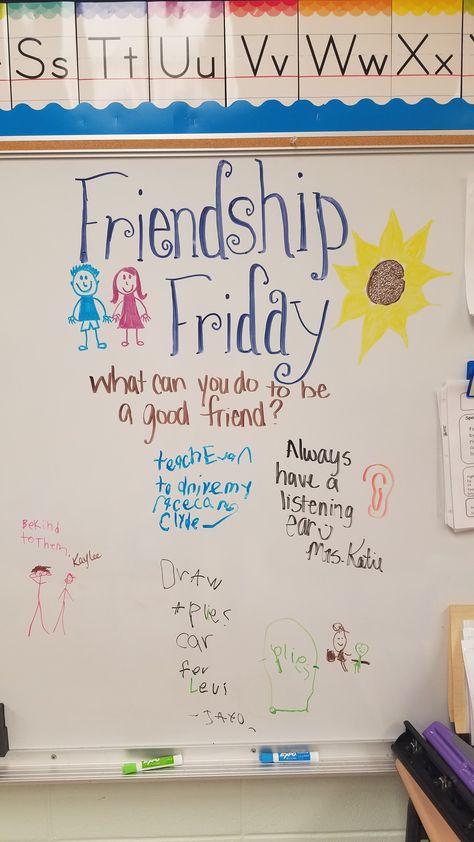 Morning Journal Prompts Elementary, Mindful Monday Classroom, Friday Question Of The Day Classroom, Friday Whiteboard Question, Monday Morning Meeting Ideas, Classroom Question Of The Day, Friday Question Of The Day, Morning Questions For Students, Morning Activities For Kids Classroom