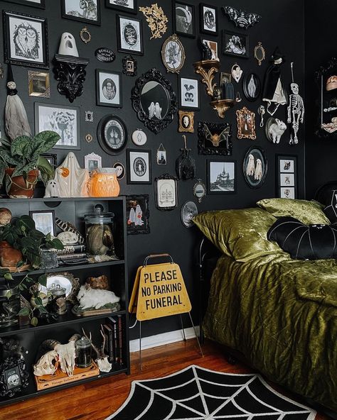 Dark Maximalism, Best Halloween Decorations, Witchy House, Pookie Nation, Gothic Decor Bedroom, Room Revamp, Photo Walls, Spooky Home Decor, Dark Bedroom