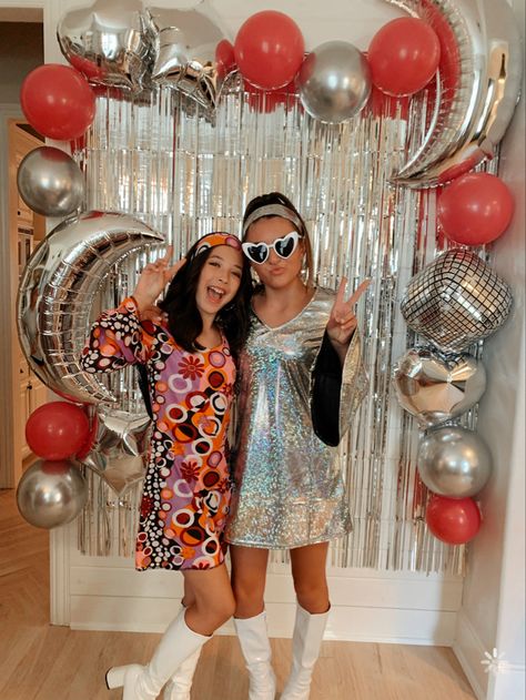 Groovy Disco Party Outfit, Disco Themed Party Outfit 80s Fashion, 70s Disco Outfits Women, Disco Themed Dress, 70s Themed Birthday Party Outfits, 80 Disco Party Outfit, 70s Birthday Outfit, Disco Style Outfits, 80s Fashion Disco