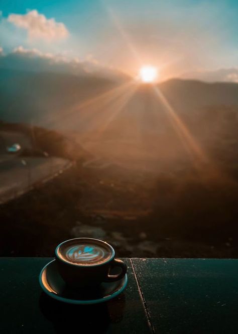 Coffee And Sunset, Coffee And Sunrise, Sunset View Sky, Coffee Sunrise, Good Morning Sun, Sunrise Coffee, Book Photography Instagram, Morning Coffee Images, Good Morning Coffee Images