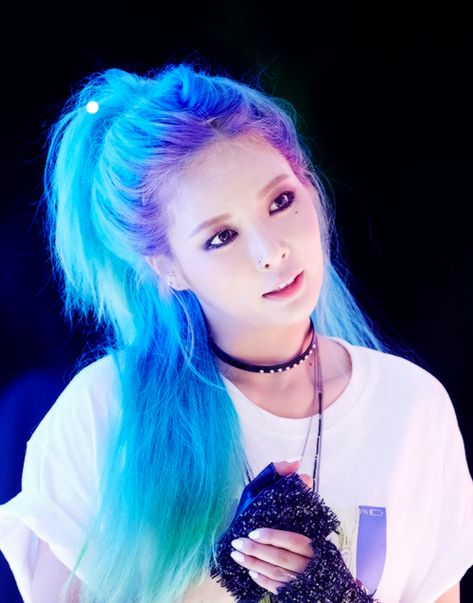 Sunny Girls Generation, Hyuna Kim, Hair Color Unique, Kpop Hair, Hyun A, Girls' Generation, Beauty Makeup Tips, Rainbow Hair, Unique Hairstyles