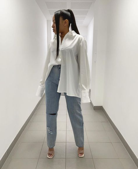 Black Women Jeans And Heels Outfits, Blue Jeans And White Shirt Outfit Classy, Button Down Shirt Outfit Black Women, Jeans And Heels Outfit Black Women, White Shirt And Jeans Outfit Photoshoot, Jeans Birthday Outfit, White Collar Shirt Outfit, White Collared Shirt Outfit, Blue Jeans Outfits