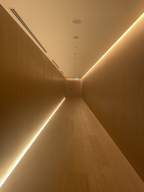 Indirect Ambient Lighting, Hotel Corridor, Corridor Design, Architectural Lighting Design, Corridor Lighting, Entrance Modern, Hallway Designs, Cove Lighting, Lighting Plan