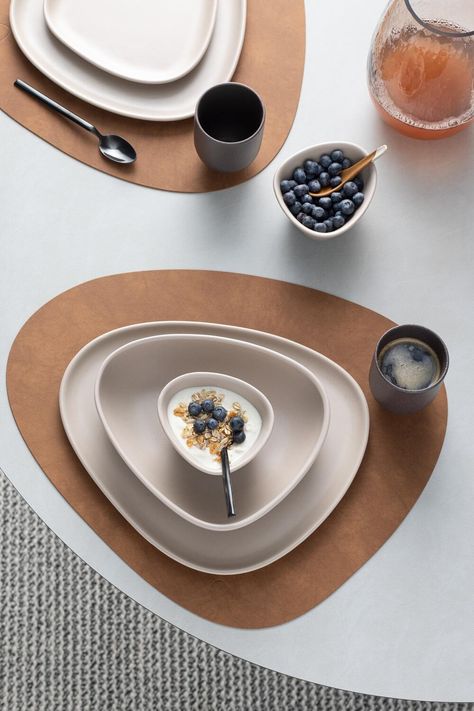 Tableware Photoshoot, Morning Table Setting, Dinner Set Design, Kitchen Essentials List, Crockery Design, Modern Table Setting, Modern Tableware, Dining Inspiration, Dining Ware