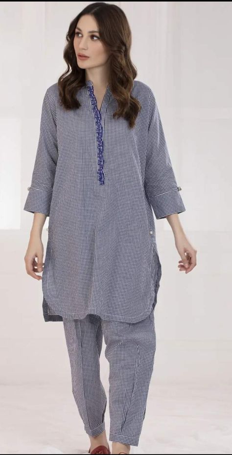 Winter Check Suit Design, Check Kurti Designs, Checks Kurti Designs, Fancy Casual Outfits, Khadi Kurta, Simple Dress Casual, Plaid Print Shirt, Linen Outfit, Coord Sets