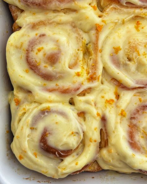 Orange Sweet Rolls Orange Cinnamon Rolls, Orange Sweet Rolls, Cinnamon Roll Icing, Orange Icing, Sweet Roll Recipe, Cupcake Pictures, Orange Rolls, Best Cinnamon Rolls, Breakfast Rolls