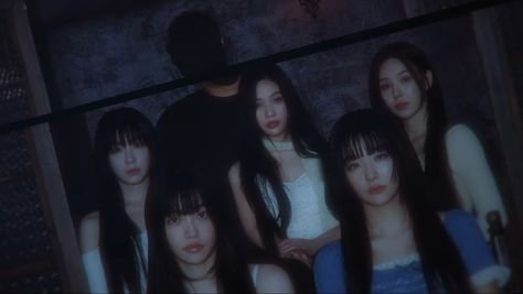 red velvet chill kill mv Red Velvet Chill Kill, Velvet Wallpaper, Concert Fits, Laptop Wallpaper, Dark Aesthetic, Red Velvet, Velvet, Red