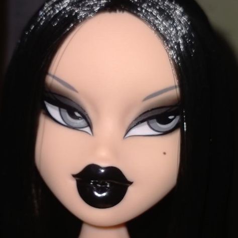 Black Hair Bratz, Bratz Pfp, Bratz Doll With Black Hair, Bratz Dolls Aesthetic Black Hair, Black Hair Bratz Doll Profile Pic, Customized Bratz Doll, Goth Bratz Doll Aesthetic, Stella Luna, Black Bratz Doll