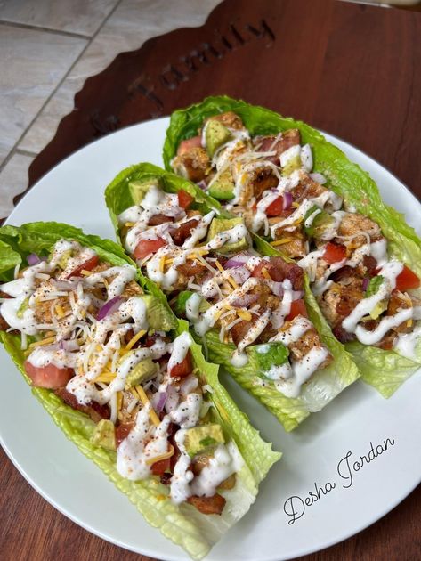 Chicken Bacon Ranch Lettuce Boats Lettuce Boats, Lettuce Boat, Yummy Meals, Smash Or Pass, Dinner Rolls Recipe, Chicken Bacon Ranch, Bacon Ranch, Chicken Salad Recipes, Chicken Bacon