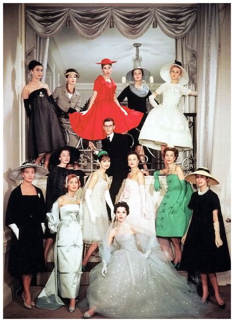 Yves Saint Laurent and the house models of Maison Dior Christian Dior, Spring 1958 Couture House Models, Glamour Vintage, Dior Collection, Fifties Fashion, Dior Vintage, Fashion 1950s, 1950s Style, Vintage Couture, Vintage Glam