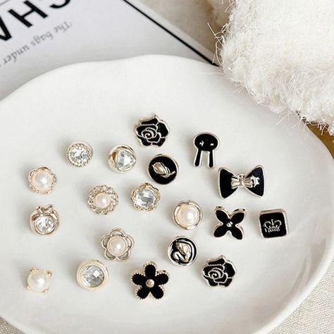 Smarter Shopping, Better Living! Aliexpress.com Hijab Pins, Chanel Inspired, Valentines Day Birthday, Brooch Jewelry, Pearl Brooch, Metal Pins, Crystal Flower, Rhinestone Brooches, White Crystal