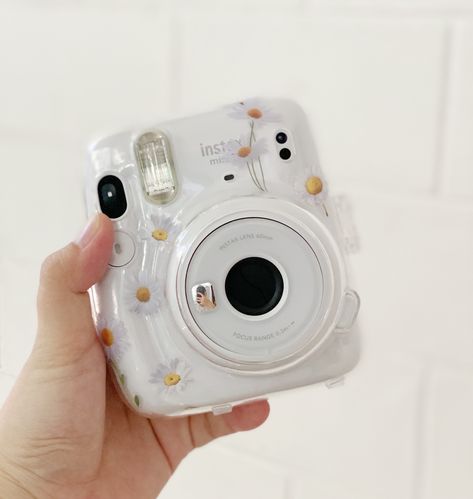 Polaroid Camera Ideas, Instax Mini Case, Polaroid Camera Instax, Instax Mini Ideas, Camera Painting, Fujifilm Instax Mini 11, Instax Mini 11, Instax Mini Camera, Instax Camera