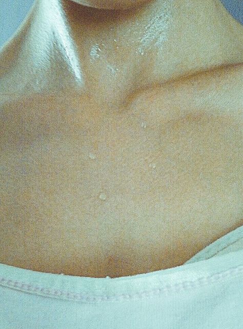 Sweat photo photography sharp wet skin Sweat Photography Skin, Drawing Wet Skin, Sweaty Skin Aesthetic, Wet Skin Photoshoot, Wet Skin Photography, Wet Skin Reference, Sweating Photography, Sweaty Photoshoot, Sweating Aesthetic