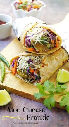 Wraps For Dinner, Veg Frankie Recipe, Frankie Recipe, Indian Street, Indian Street Food, Indian Snack Recipes, Indian Food Recipes Vegetarian, Wrap Recipes, Indian Cooking