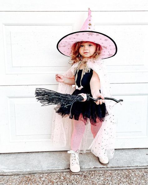 Toddler Witch Costumes, Halloween Toddler Party, Witch Costume Diy, Halloween Costume Inspiration, Old Halloween Costumes, Cute Halloween Costume, Toddler Girl Halloween, Witch Costumes, Diy Costume