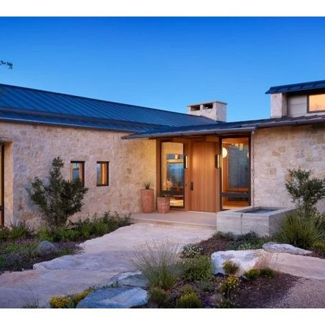 Contemporary Ranch Home, Built In Bathtub, Hill Country Homes, Limestone Wall, Modern Ranch, Ranch Style Homes, Ranch Style Home, Commercial Architecture, Texas Hill Country