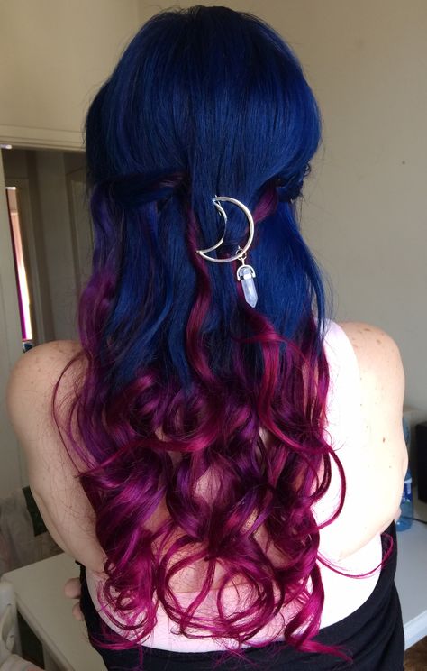 Midnight blue and magenta ombre. Directions Midnight Blue, Magenta Hair Color, Long Hair Color Ideas, Exotic Hair Color, Royal Blue Hair, Blue And Pink Hair, Color Anime, Maroon Hair, Blue And Magenta