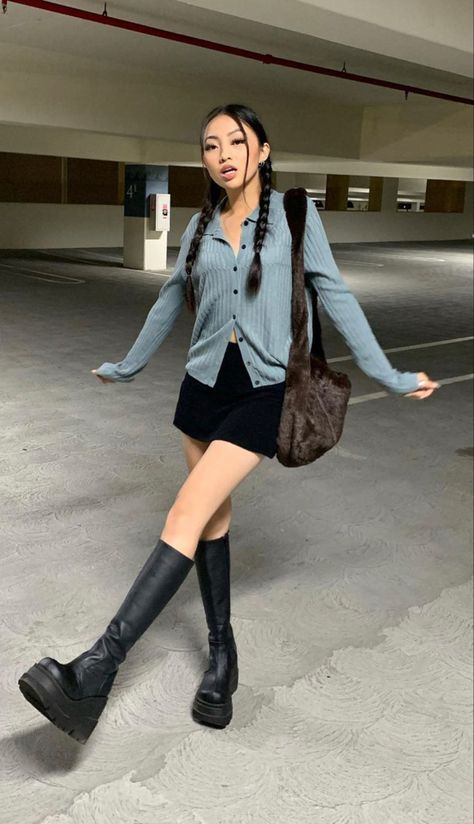 Fits With Platform Boots, Cute Outfits With Long Boots, Black Platform Boots Outfit Casual, Black Platform Boots Outfit Winter, Long Platform Boots Outfit, Cobra Boots Outfit, 150 Cm Girl, 155cm Outfit, 150 Cm Girl Outfit