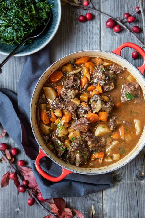 Beef Cheeks Recipe, Turnip Vegetable, Root Vegetables Recipes, Cooking Competition, Beef Cheeks, Juniper Berries, Beef Casserole Recipes, Berries Recipes, Braised Beef