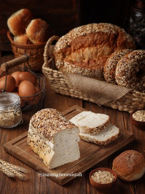 Bread Basket Photography, Cheese Board Photography Food Styling, Bakery Moodboard, Indian Food Photography, Baking Photography, Breakfast Photography, Holiday Bread, Bread Shop, Good Morning Breakfast