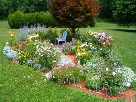 Two Men and a Little Farm: Inspiration Rain Garden Design, Butterfly Garden Design, Raised Flower Beds, Flower Bed Designs, Flower Garden Design, Memorial Flowers, Garden Design Plans, The Secret Garden, Memorial Garden