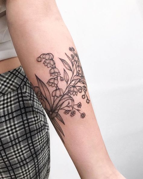 Sweet Pea And Lily Of The Valley Tattoo, Lily Of The Valley Tattoo Sleeve, Sage Flower Tattoo, Flowers Gladiolus, Yg Tattoos, Eucalyptus Tattoo, Sage Tattoo, Grandma Tattoo, Lily Of The Valley Tattoo