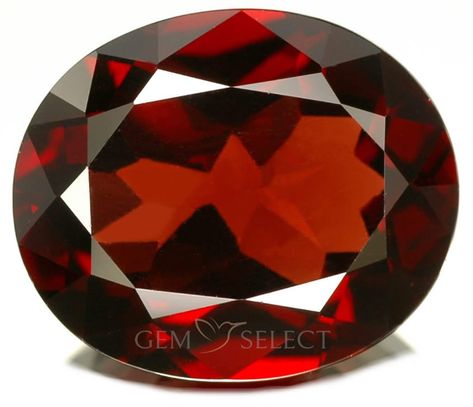 Pyrope Garnet Information - A gemstone of fiery brilliance Mali Garnet, Pyrope Garnet, Grandmother Jewelry, Star Garnet, Demantoid Garnet, Almandine Garnet, Spessartite Garnet, Garnet Gem, Tsavorite Garnet