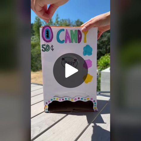 Shoe Box Vending Machine, Cardboard Vending Machine Diy, Make A Vending Machine, Cardboard Vending Machine, Squishies Diy, Cardboard Crafts Diy, Diy Pencil, Diy Candy, Crafts To Try