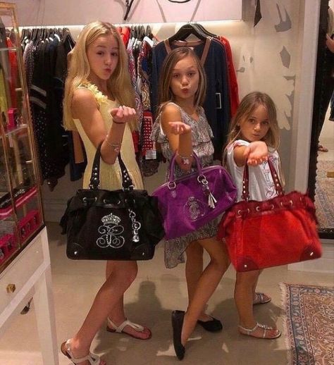 Maddie And Chloe Rares, Maddie Ziegler Rares, Dance Moms Rares, Easy Cheer Stunts, Aldc Rares, Dance Moms Season 3, Dance Moms Season 2, Mom Photo Shoots, Dance Moms Outfits