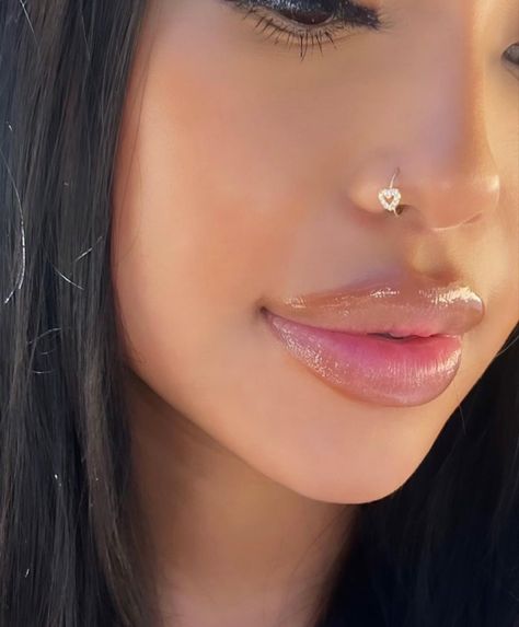 Gold Hoops Aesthetic, Nose Peircing, Cute Nose Piercings, Pretty Nose, Nose Ring Jewelry, Nose Piercing Hoop, Nose Piercing Stud, Nose Piercing Jewelry, Cute Piercings