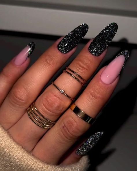 INDIGO NAILS UK & NAIL TRAINING on Instagram: "Glossy black!? Yes please! 🖤💫✨ Mr Black , Black Poison, Disco Pola ❄️🖤 Nails by Amanda Sudół 🥰😘 www.sara-nails.co.uk 🇬🇧 #nails#blacknails#glossyblacknails#discopolaindigo#blacknails#blingbling#frenchnails#newyear#christmasnails#black#winternails#indigonails#nailsart#lovenails" New Nails 2023, Disco Nails, Nail Courses, Milky Nails, Spring Acrylic Nails, January Nails, Indigo Nails, Subtle Nails, Glow Nails