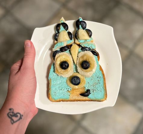 How to Make Bluey Toast! Bluey Inspired Meals, Bluey Toast For Kids, Bluey Charcuterie Board, Dinner Kids Can Make, Daycare Meals, Preschool Cooking, Kid Meals, Blue Food Coloring, Toddler Food