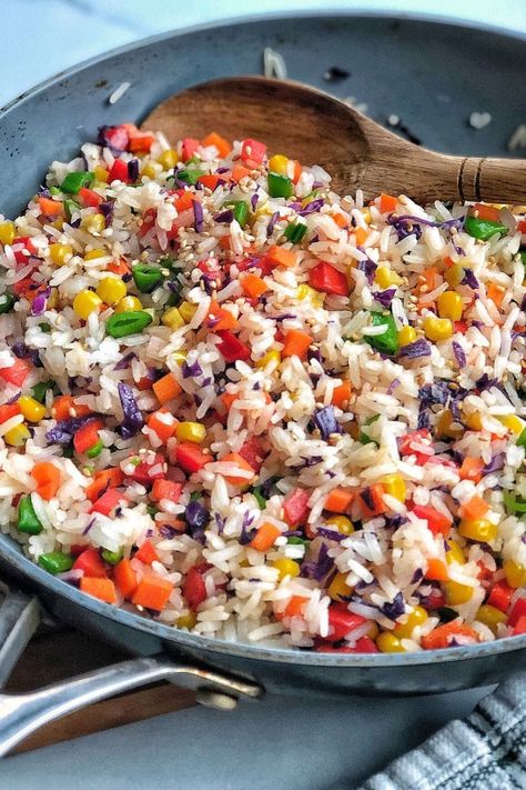 Spanish Chicken And Rice, Chicken And Rice Recipes, Rainbow Diet, Protein Options, Healthy Treats Recipes, Spanish Chicken, Rainbow Rice, Kids Rainbow, Rainbow Food