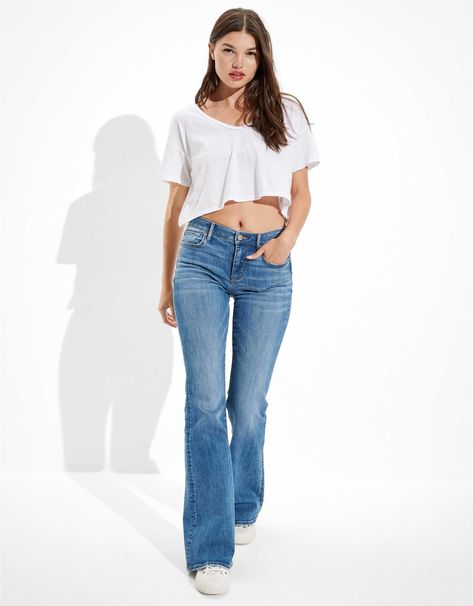 Flared Jeans American Eagle, Belbotm Jeans Outfit, American Eagle Jeans Flare, American Eagle Flare Jeans, Low Wasted Jeans Outfit, Mid Rise Jeans Outfit, Mid Rise Bootcut Jeans, Womens Flare Jeans, Mid Rise Flare Jeans