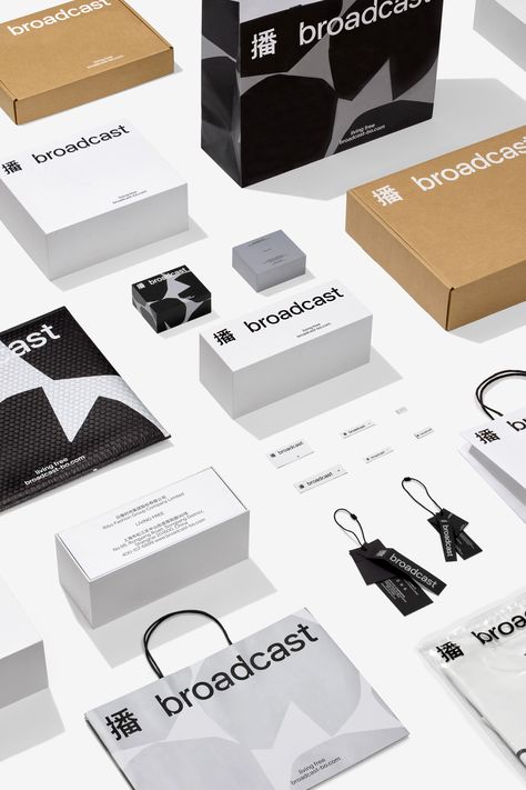 Book Store Brand Identity, Store Branding Design, Fashion Branding Design, Brand Application, Aesthetic Packaging, Store Branding, Packaging Idea, Branding Design Packaging, Vi Design