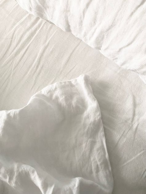 White Linen Bedding Aesthetic, Clean Bedding Aesthetic, Fresh Sheets Aesthetic, Clean Linen Aesthetic, Fresh Linen Aesthetic, White Linen Aesthetic, Fresh Laundry Aesthetic, Bedding Aesthetic White, Soft Comfort Aesthetic