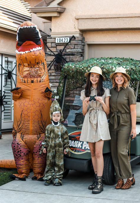 Dinosaur Explorer Costume, Dinosaur Wrangler Costume, Jurassic World Family Halloween Costumes, Dino Halloween Costumes Family, Family Of 4 Halloween Costumes Dinosaur, Jurrasic Park Outfits, Family Dinosaur Costumes, Jurassic Park Family Halloween Costumes, Dinosaur Halloween Costume Family