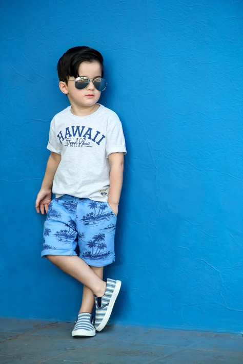 Kids Poses For Photoshoot Boys, Kid Photoshoot Ideas Boys, Kids Poses For Photoshoot, Poses For Kids Photoshoot, Poses For Boys Photoshoot, Kids Photoshoot Poses, Boys Photoshoot Poses, Birthday Photoshoot Ideas Boys, Boys Dressing Style