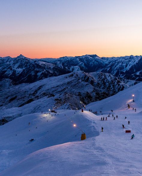 Night vibes in Coronet Peak, New Zealand 🇳🇿🌙 (📷: NZSki Official) #skimaxholidays #skimax #skiing #skinewzealand #NZski #newzealand #skivacation #swissalps #ski #skigram #mountainview #peaks Ski New Zealand, Japan Skiing Aesthetic, Japan Skiing Niseko, Slovakia Skiing, Blue Mountain Skiing, Queenstown New Zealand, Ski Vacation, Night Vibes, Swiss Alps