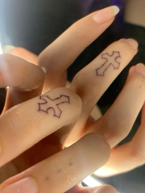 Stick N Poke Matching Tattoos, Peace Finger Tattoo, Easy Stick And Poke Tattoo Ideas Grunge, Stick And Poke Matching Tattoos, Matching Tattoos Stick And Poke, Easy Stick And Poke Tattoo Ideas, Small Tattoos Easy, Grunge Matching Tattoos, Little Simple Tattoos